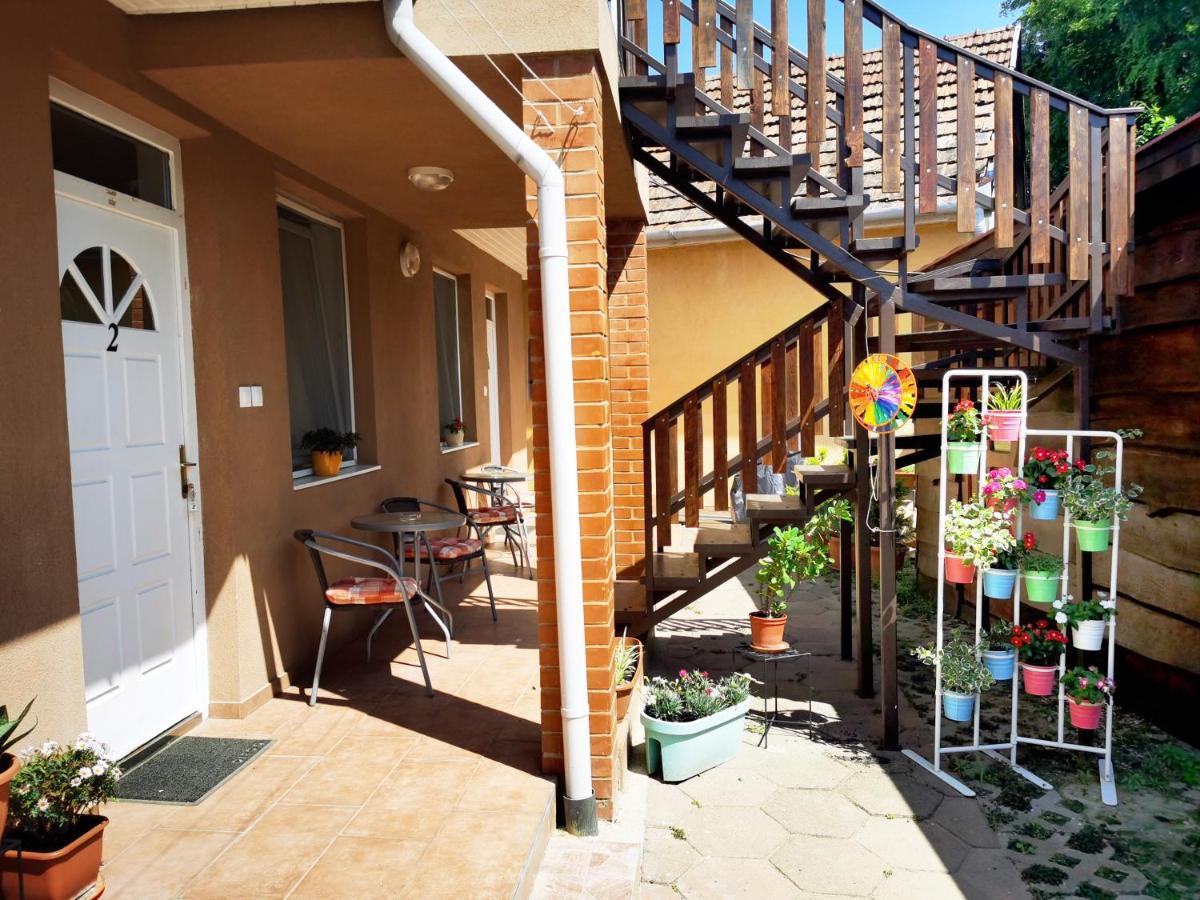 Family Vendeghaz Hotel Hajdúszoboszló Exterior foto